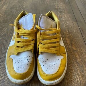 Nike Air Jordan 1 Low Lace Up Pollen Mens Shoes size 9